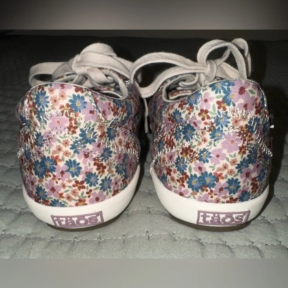 Taos Star Sneaker (Women) - Mauve Floral Multi. Size 7.  VGUC - Picture 8 of 11